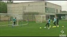 Borja Iglesias y Canales se ejercitan con el grupo preparando el Cádiz - Betis