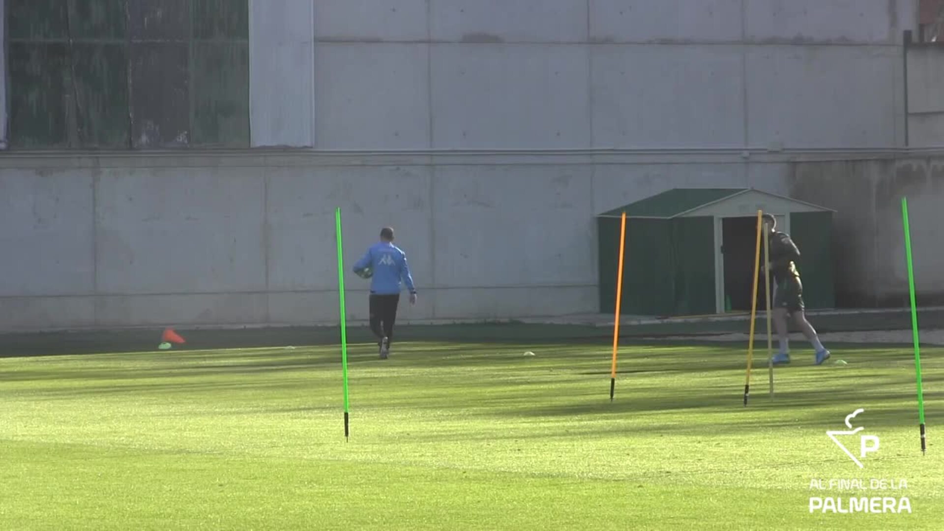 Pedraza, del Real Betis, apura en los entrenamientos para volver con el grupo