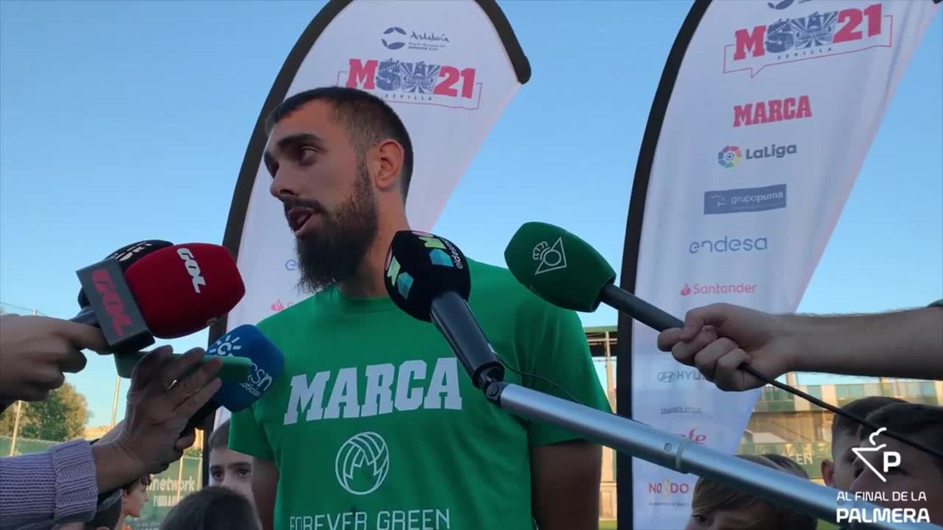 Borja Iglesias: «Perder un derbi no es agradable, pero a la afición hay que agradecerle que siempre nos apoyan»
