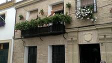 Rejas y balcones, cuando el coronavirus no puede con el mayo festivo de Córdoba