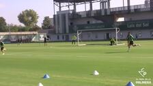 «Velocidad, rápido el pase y movimientos al espacio», algunos de los mensajes en el entrenamiento