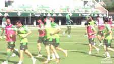 El Betis comienza la preparación del partido contra el Real Madrid sin Bravo, Víctor Ruiz y Camarasa