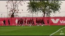 Rakitic, principal novedad en el entrenamiento del Sevilla FC antes de medirse al Rayo