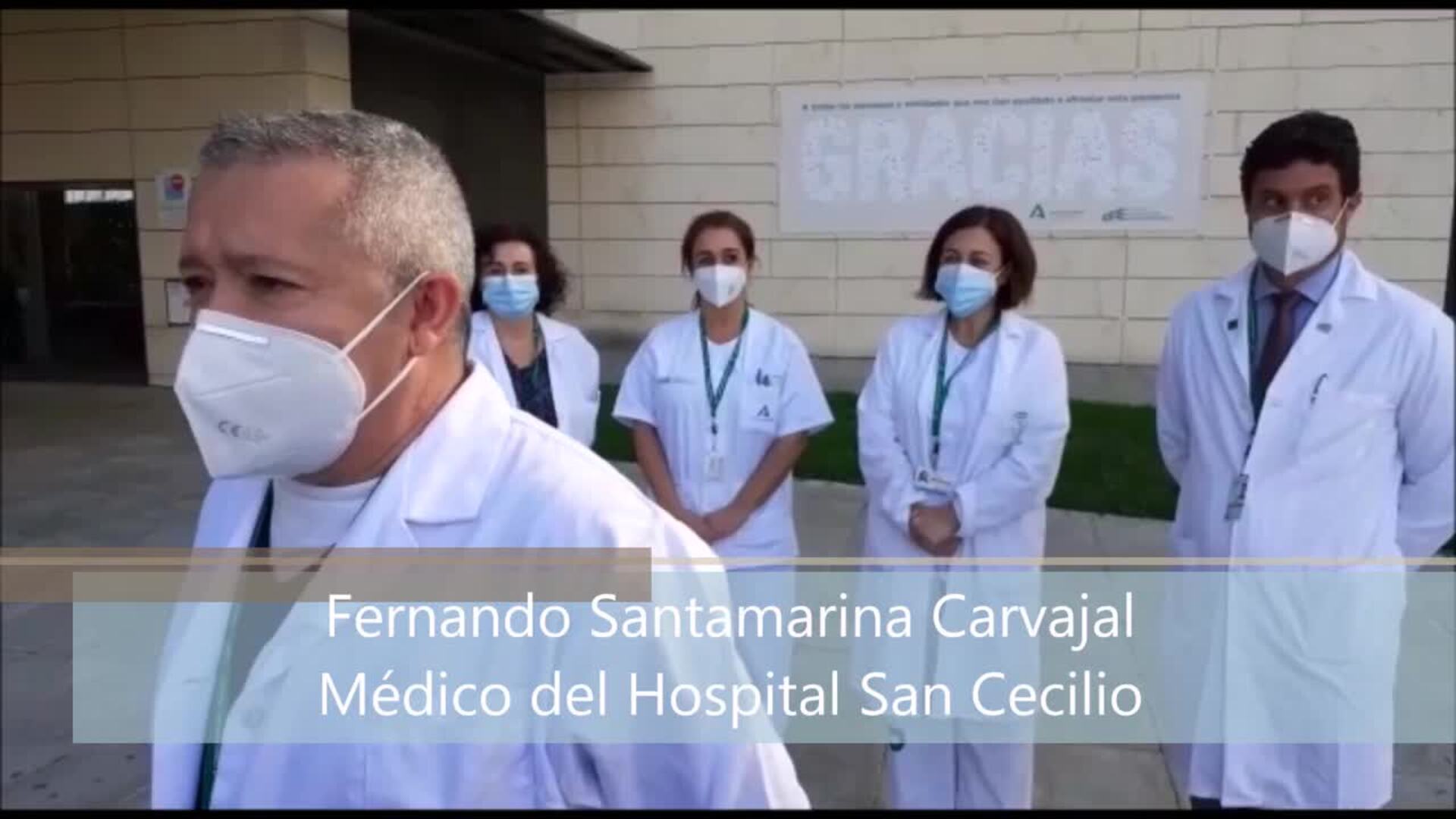 Los sanitarios del Hospital San Cecilio, muy emocionados