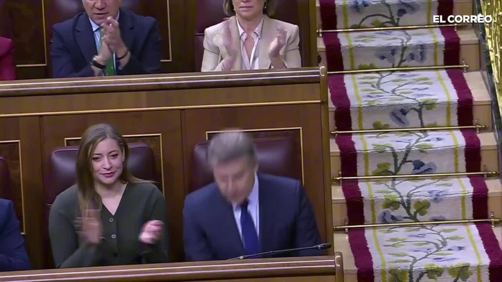 El momento 'tierra trágame' de Feijóo en el Congreso que desató las risas  de Sánchez