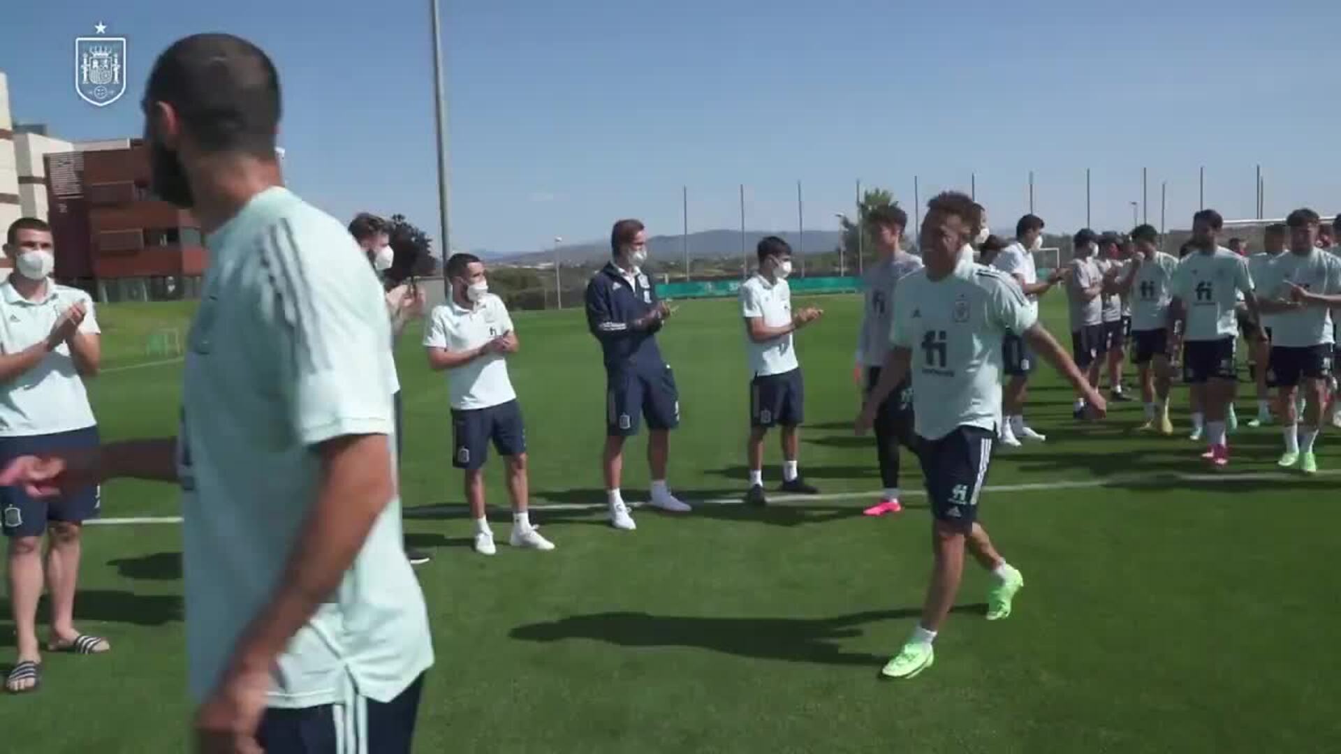 Despedida de la burbuja paralela de la concentración de La Roja