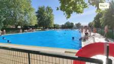 ​Más de 250 personas aprovechan la inauguración de la temporada de baños en la piscina municipal​