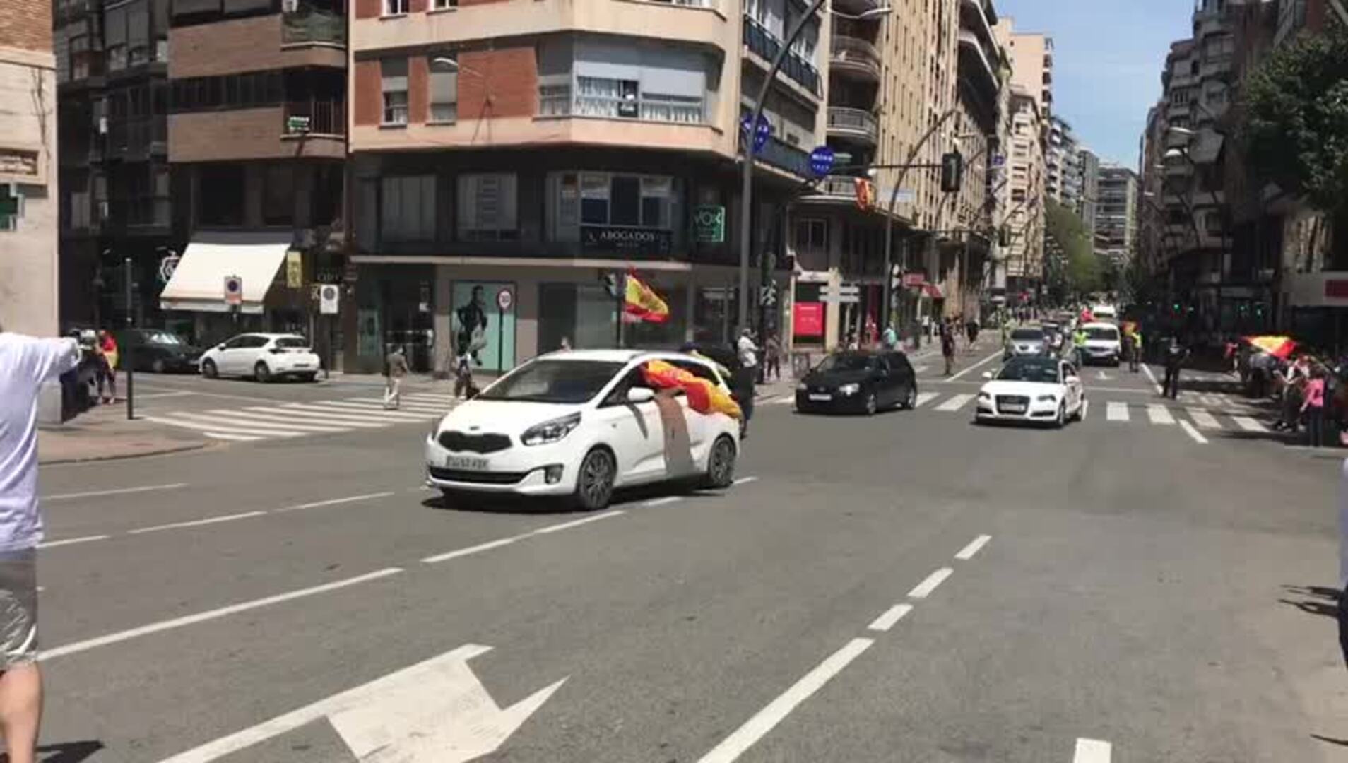 Una caravana convocada por Vox colapsa Murcia para pedir la dimisi n del Gobierno