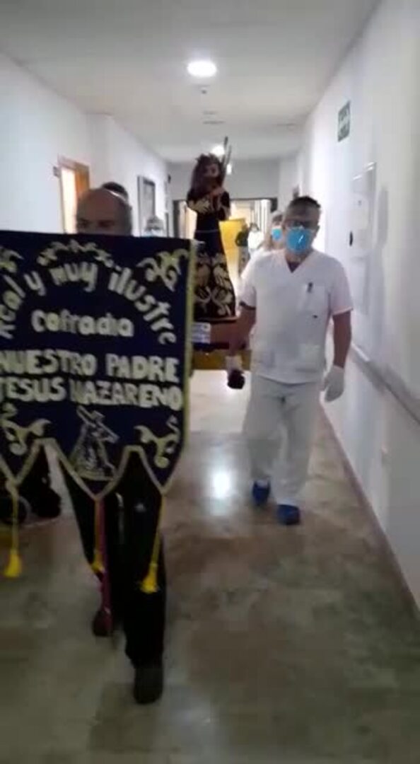 na residencia de Campos del Río organiza su propia procesión de Semana Santa