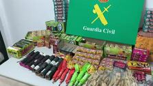 La Guardia Civil retira de la venta más de 14.000 artefactos pirotécnicos