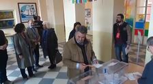 Vídeo: Ignacio Romaní (PP) ejerce su derecho al voto