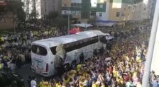 (VÍDEO) Así ha sido la llegada del bus del Real Madrid al estadio del Cádiz CF