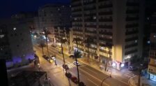 VÍDEO: Aplausos en Cádiz para los sanitarios, al que se suman los servicios de emergencia