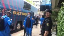 En vídeo: Los jugadores del Barça ya están en el Hotel Playa Victoria de Cádiz