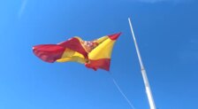 Cádiz rinde honor a la Constitución en un acto rápido y sin himno