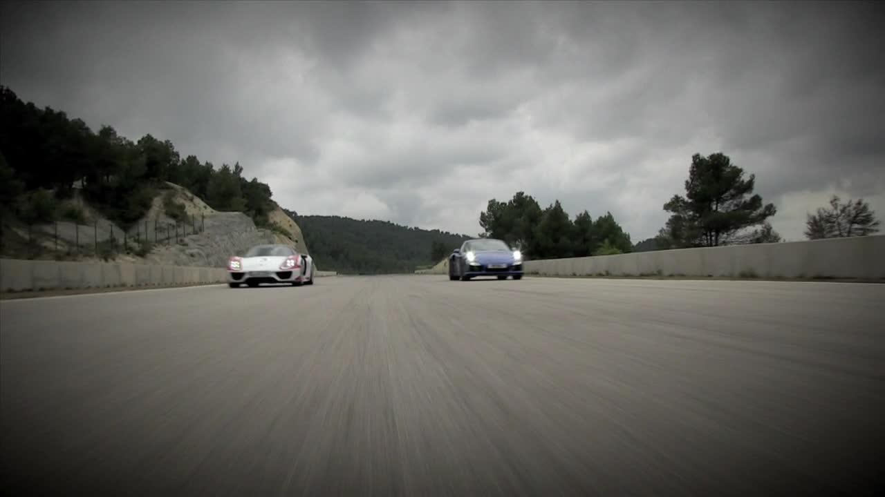 Porsche 918 Spyder v 911 Turbo S: DRAG RACE 