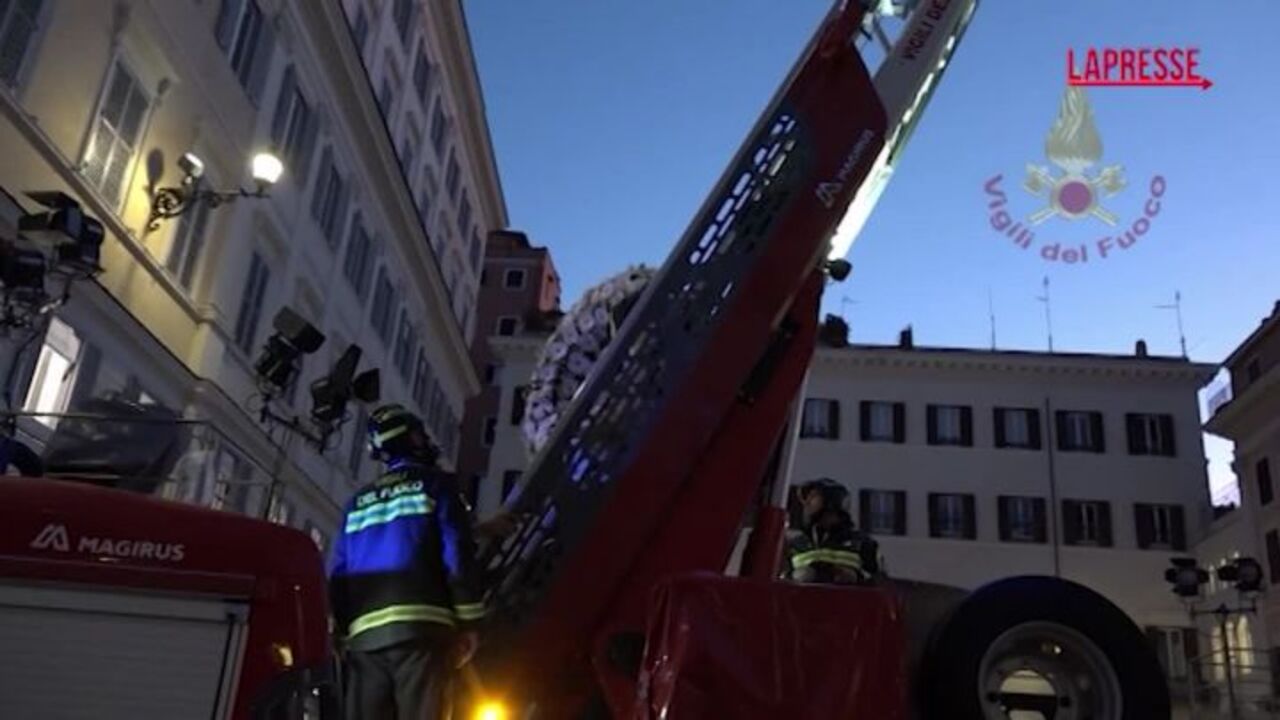 Filatelia - Emissione francobollo IL SENSO CIVICO - Corpo nazionale Vigili Fuoco - 80° anniversario costituzione