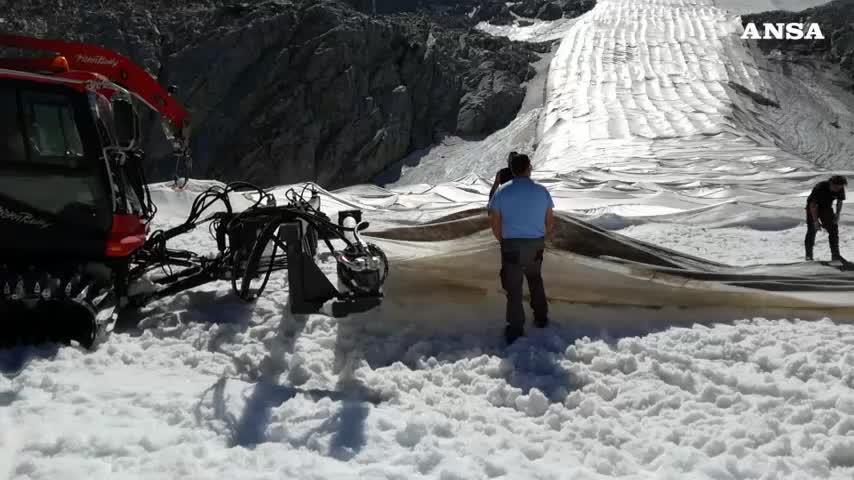 Il ghiacciaio Presena pronto per accogliere la prima neve - Il Sole 24 ORE