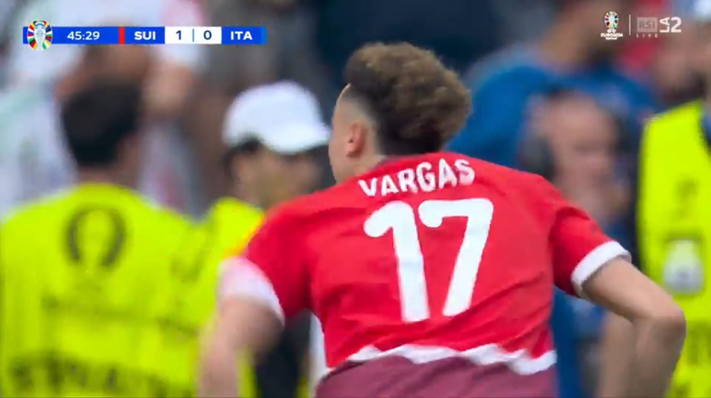 Vargas segna il 2-0 con un golasso
