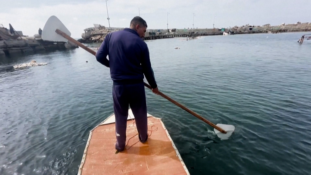 Not macht erfinderisch: Mit alten Kühlschranktüren auf Fischfang in Gaza