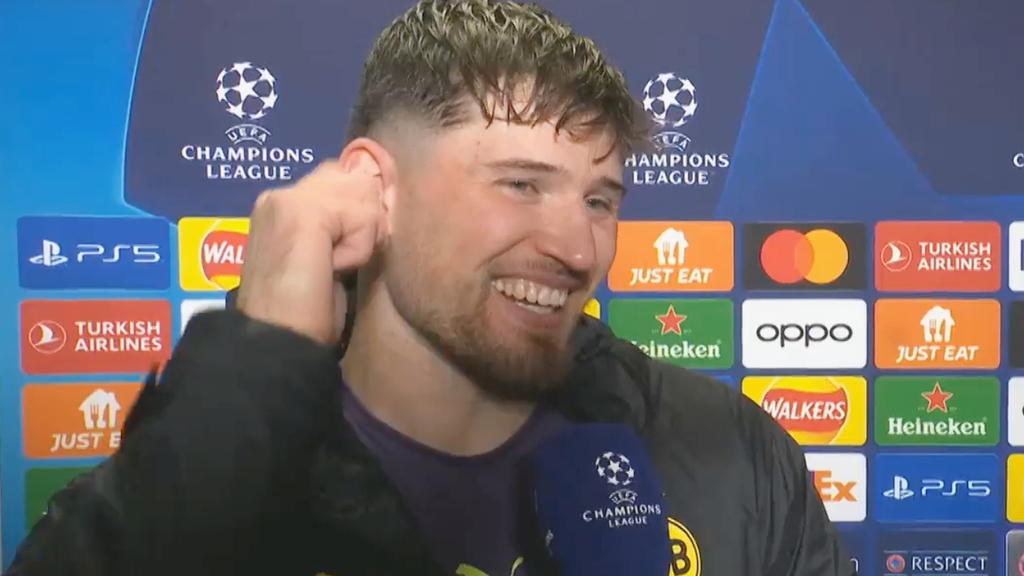 Kobel scherzt: &#xAB;Ich glaube, ich muss mit der UEFA nochmals reden&#xBB;