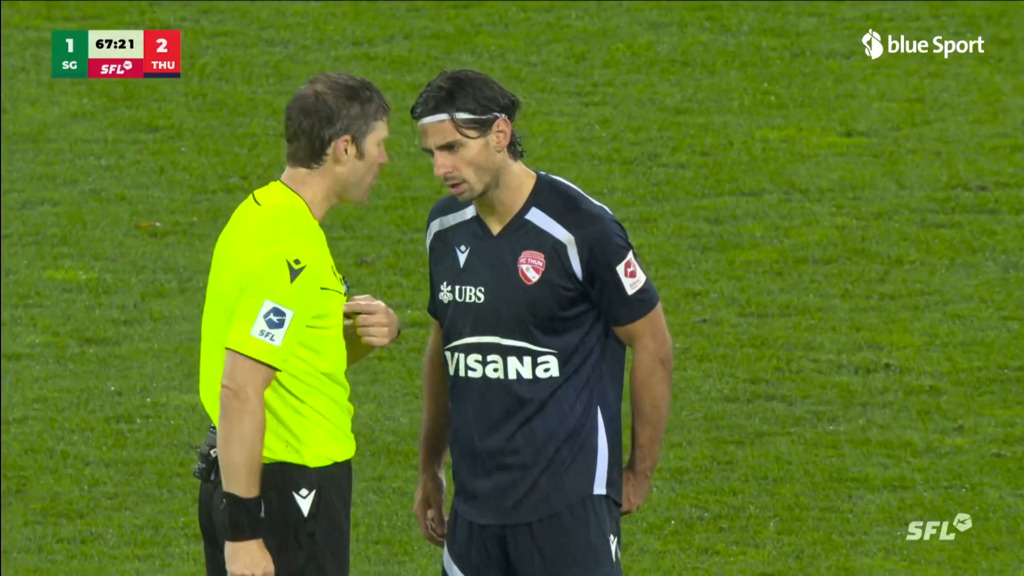 «Absolut korrekt» – Schiri-Experte Erlachner erklärt die Bamert-Szene in St.Gallen