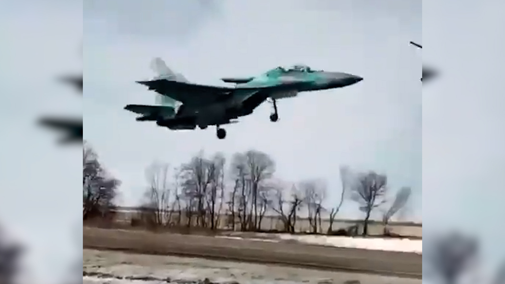 Ukrainische Jets nutzen Strasse als Piste