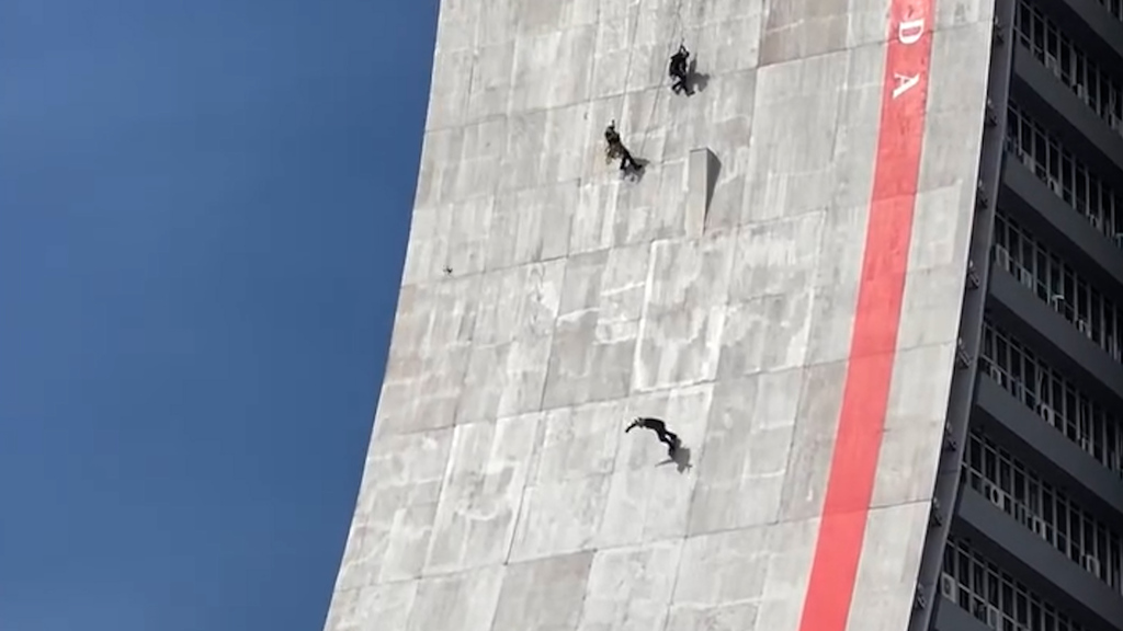 Spektakulärer Stunt: Wie ein brasilianisches Hochhaus zur 85-Meter-Skaterampe wird