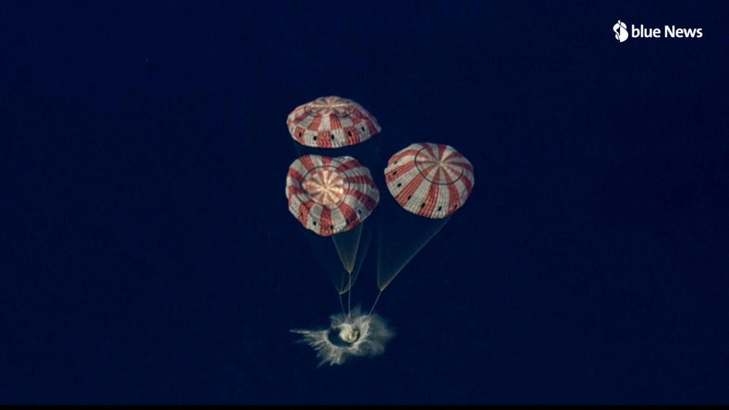 Les astronautes d'Artémis II amerrissent dans le Pacifique