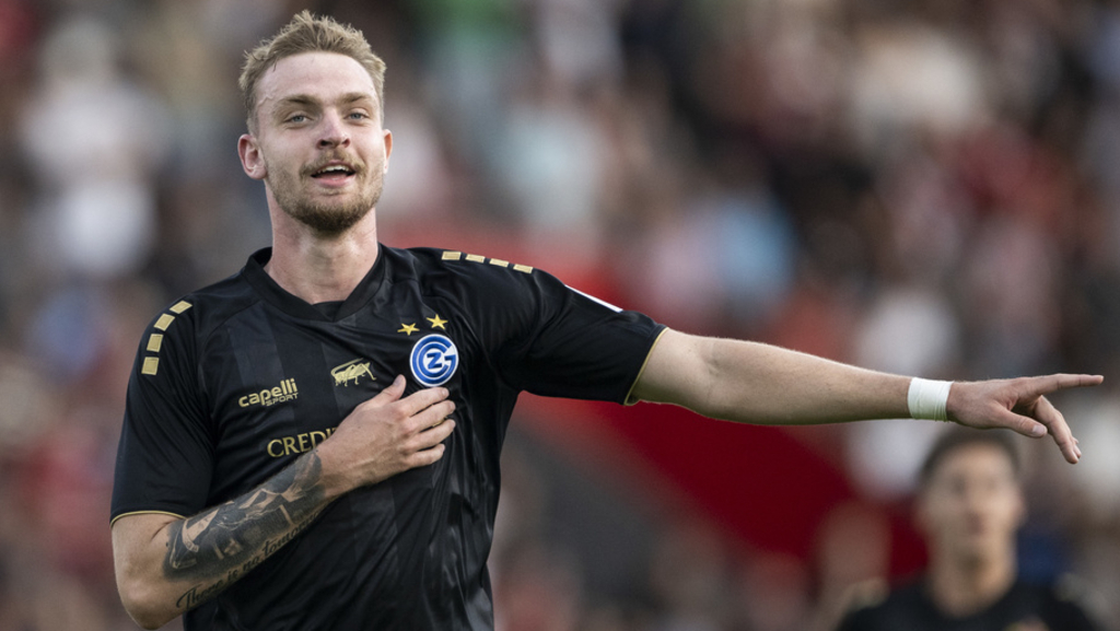 FCB-Leihgabe Fink küsst das GC-Logo 