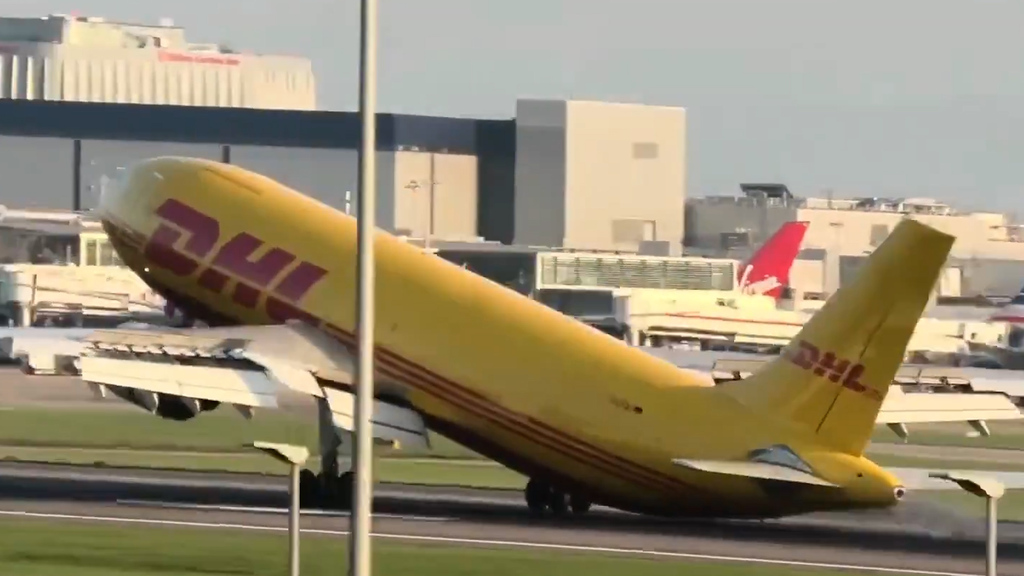 Airbus A300 schlägt mit Heck auf: Dieses Landemanöver ging mächtig schief