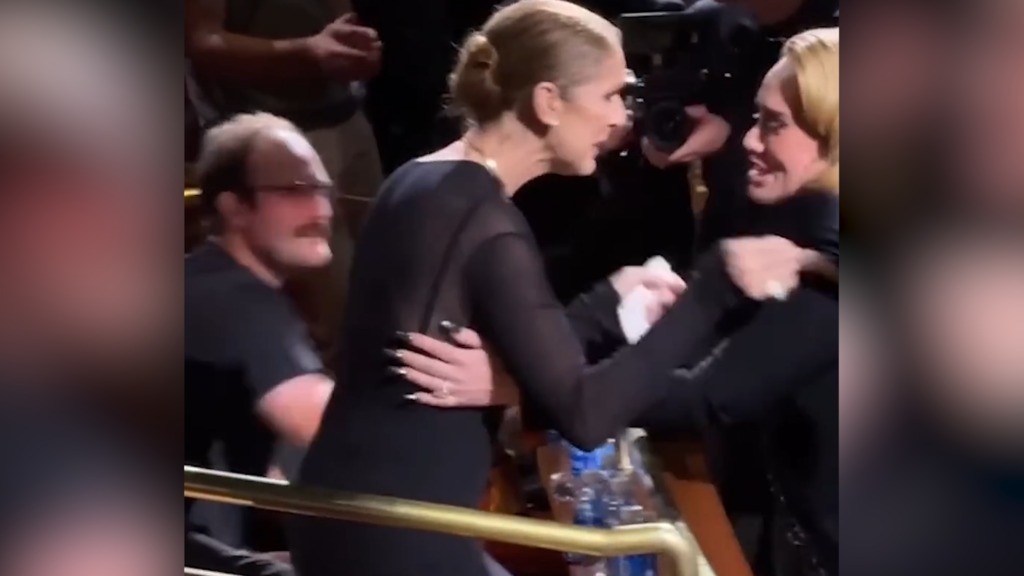 Adele bricht in Tränen aus, als sie Céline Dion umarmt