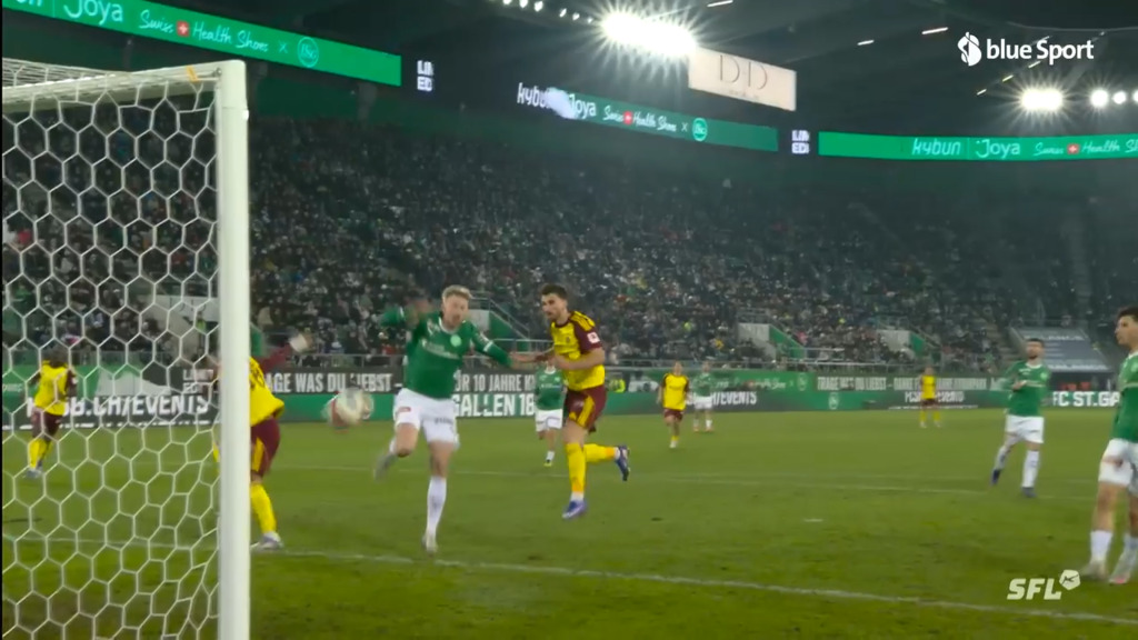 Stevanovic nickt zum 3:2 für Servette ein