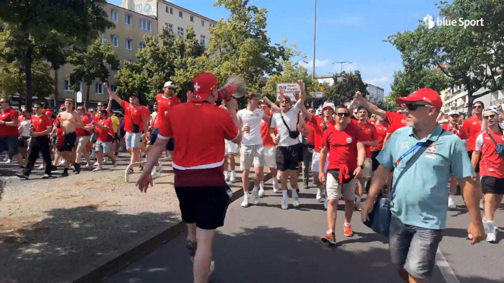 Corteo rossocrociato a Berlino