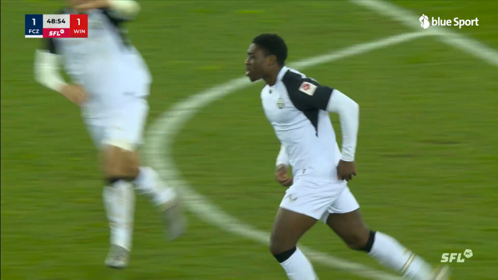 Reverson trifft kurz nach seiner Einwechslung zum Ausgleich