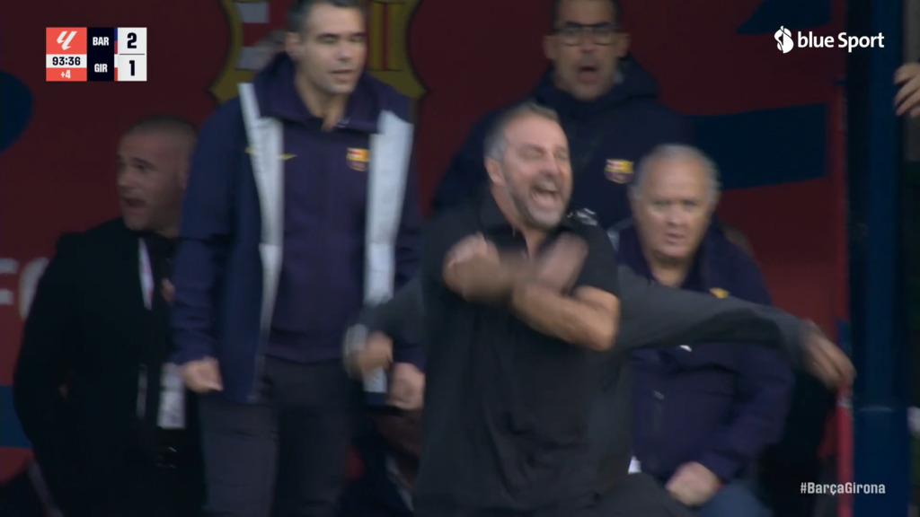 Hansi Flick sieht Rot – dann macht er obszöne Geste