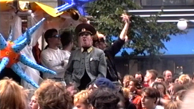 Unveröffentlichtes Filmmaterial – Als die Techno-Fans zwischen fahrenden Trams und hässigen Polizisten abtanzten