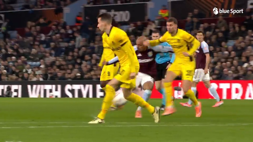 Prima occasione per l'Aston Villa