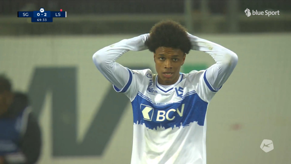 70. Minute: Sanches tankt sich durch, scheitert aber an Zigi