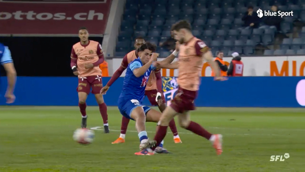41. Minute: Ferreira sieht Gelb-Rot