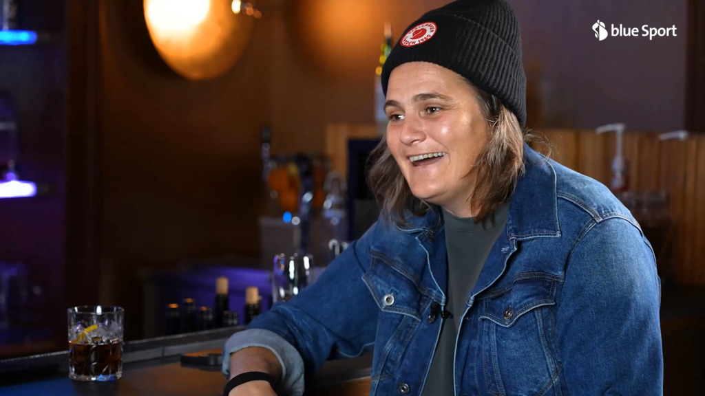 Nadine Angerer hat für die Krebshilfe gestrippt