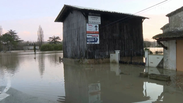 Crues de la Garonne : routes inondées à La Réole