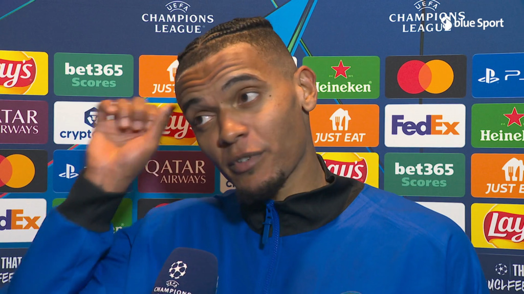 Akanji über Penalty: «In der Wiederholung sieht es schlimmer aus als es war» (englisch)