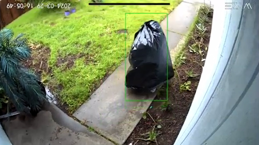 Kreativer Dieb: «Abfallsack» klaut Postpaket vor Hauseingang