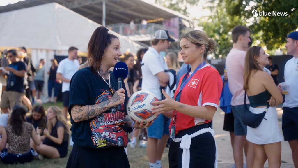 Grossartige Ballzauberinnen –  das tun Gurten-Fans alles  für ein EM-Halbfinal-Ticket