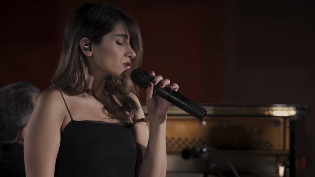 Konzert ohne Kopftuch – junge Sängerin trotzt den Mullahs