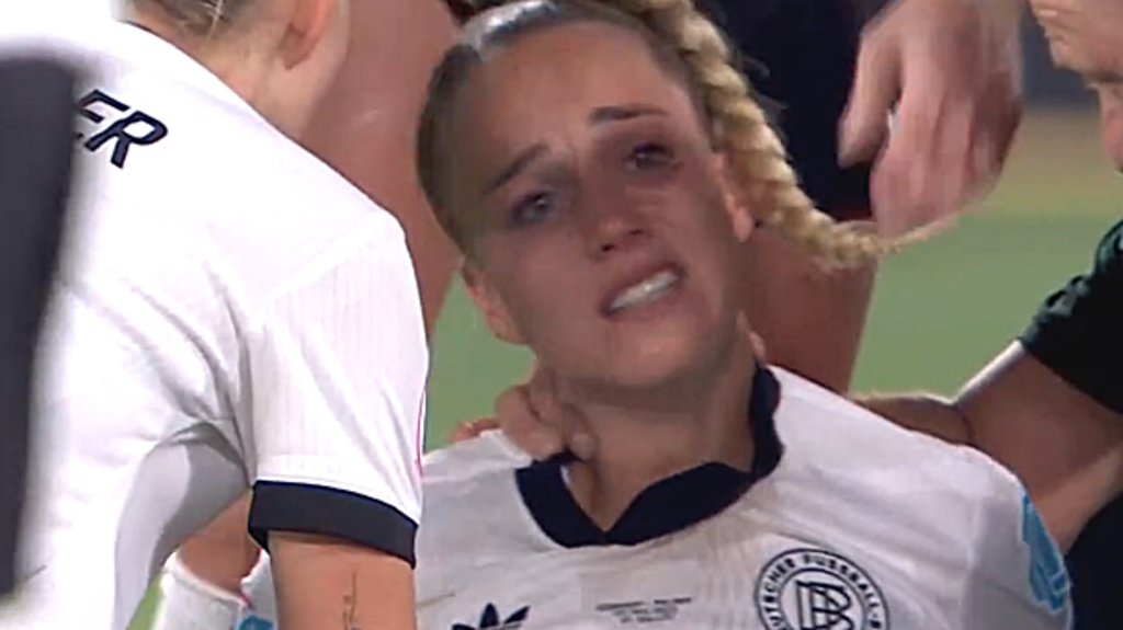 Mit Tränen in den Augen: Deutschland-Captain Gwinn muss verletzt raus