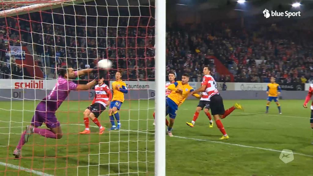 Kapino hält stark gegen Paskotsi