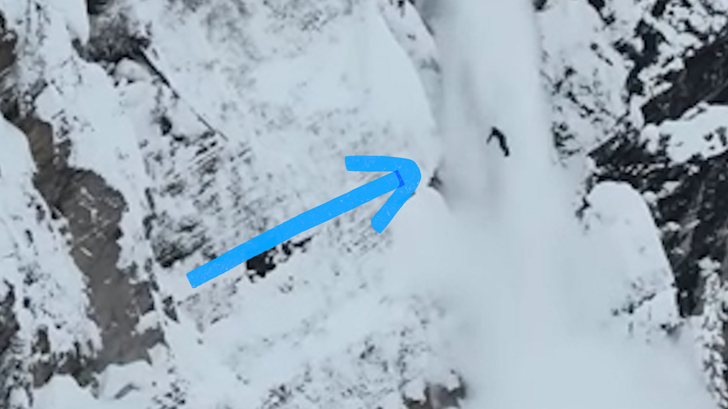 Wie durch ein Wunder überlebt: Snowmobil-Fahrer stürzt 270 Meter in die Tiefe 