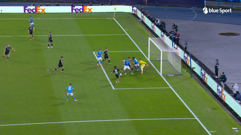 6. Minute: Napoli verpasst die frühe Führung